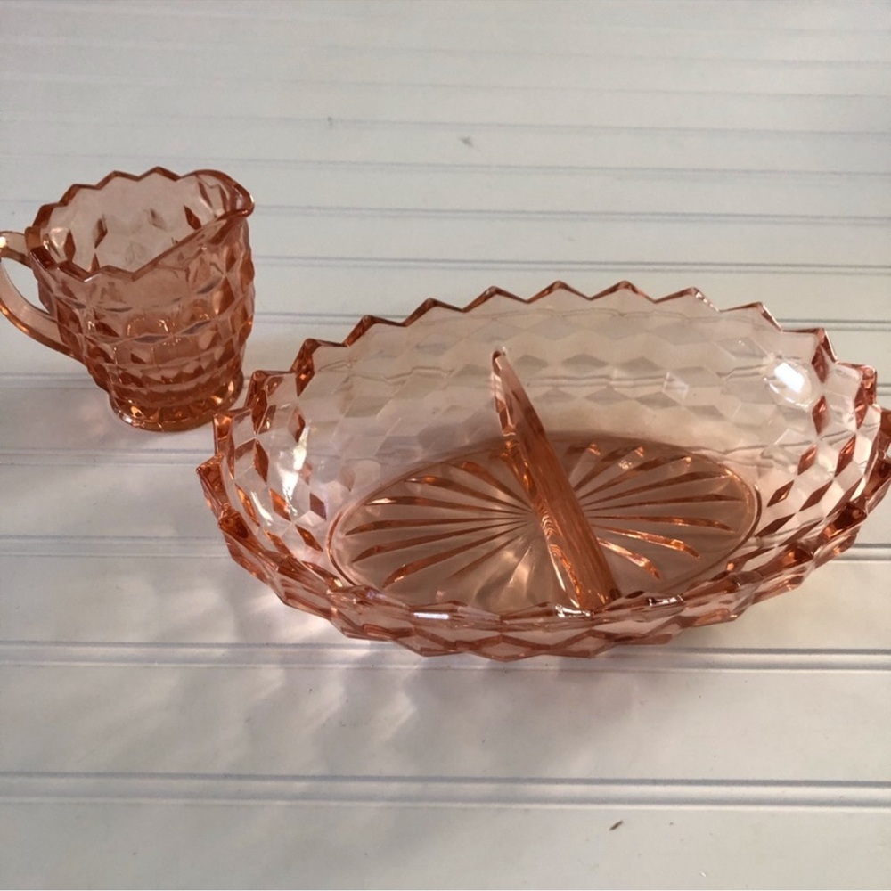 Vintage pink depression snack bowl and milk cream
Cup split bowl glassware - Picture 3 of 8